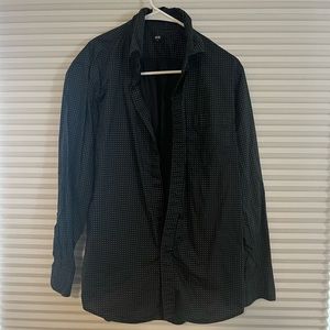 Uniqlo M (Medium) Men’s Button Down Shirt